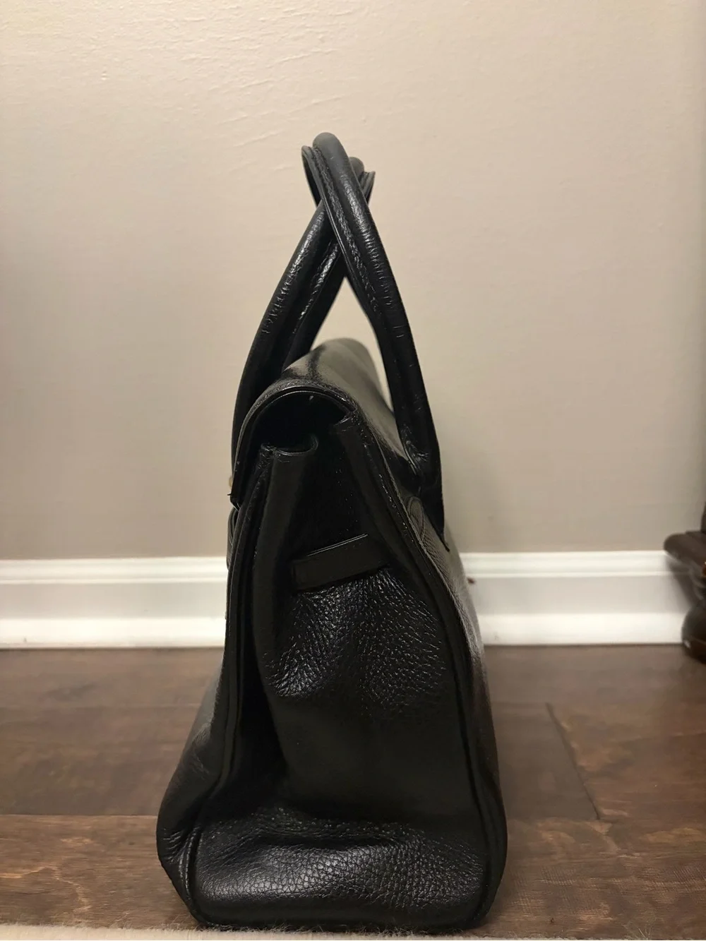Vintage Italian leather structured carryall in a designer inspired silhouette - Picture 4 of 7